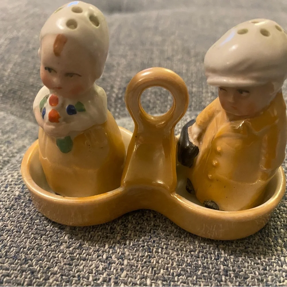 Vintage Ceramic Salt and Pepper Shakers - Picture 2 of 4